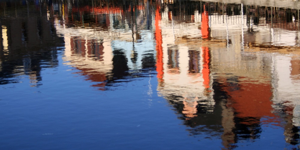 Amiens reflection jess via flickr